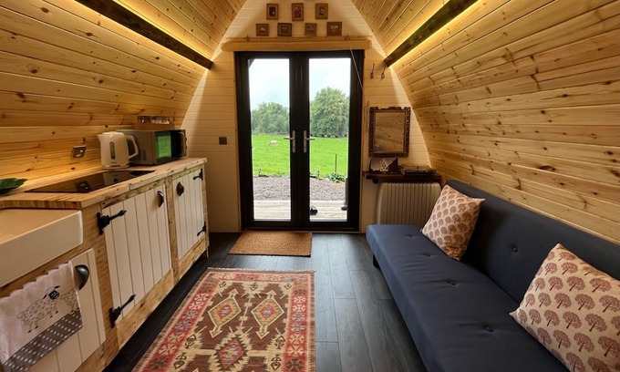Enniskillen Cabina | Tranquil Cabin set in 300 acre private estate