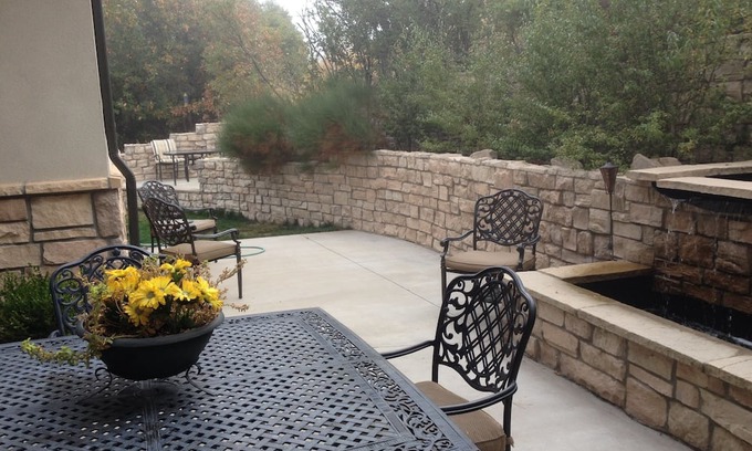 Castle Pines North Casa | True Colorado Retreat; Buffalo Preserve, Wildlife, PGA golf, Hike, Bike, Fish