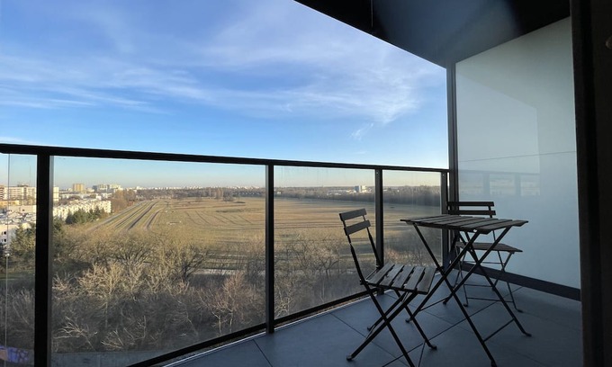 Ursynow Apartamento | Horse Racing View 8th Floor by Renters