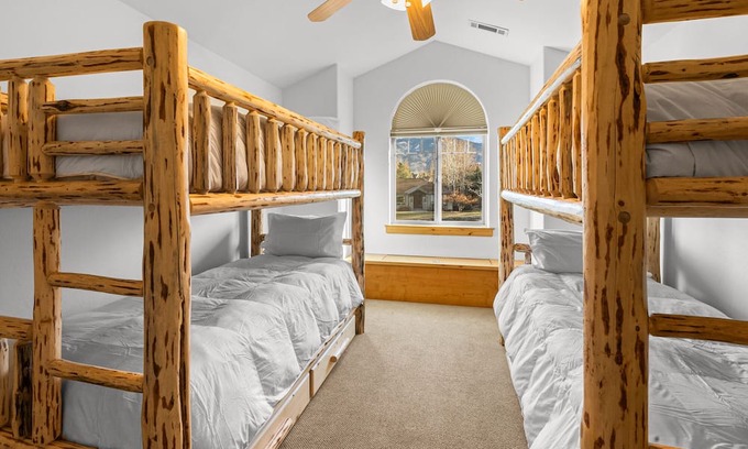 Springhill Casa | No longer listed on this site. Find us on the leading short term rental's site.