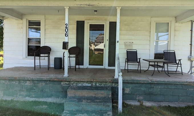 Robinson Casa | 3 Bedroom Home Steps from the Square