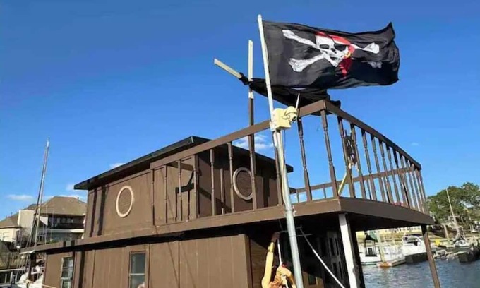 Clear Lake Shores Alquiler De Eote | The Pirate Paradise