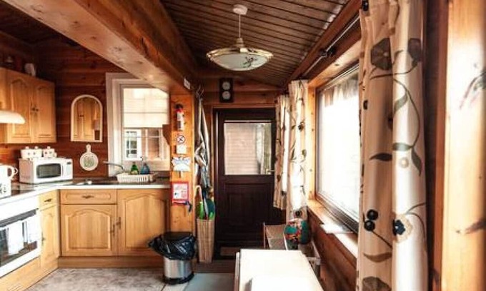 Ffestiniog Cabina | Charming 2 Bed Log Cabin in Snowdonia Mountains
