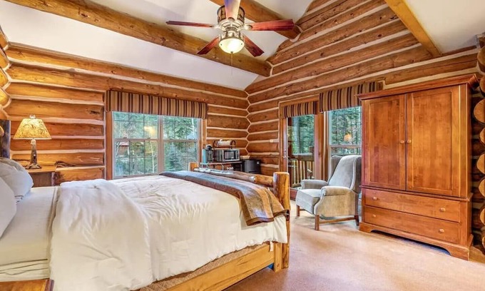 Greer Cabina | The Red Setter Lodge