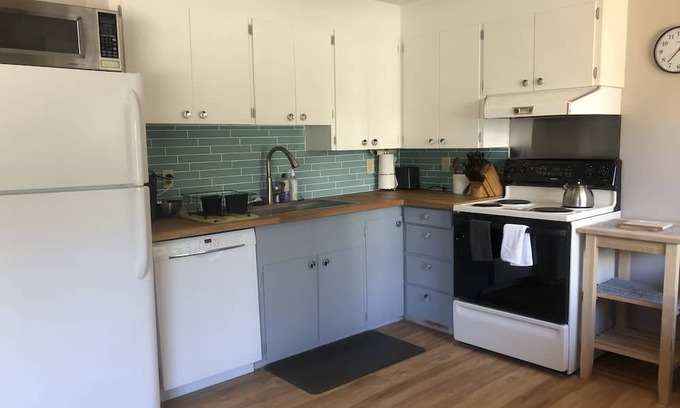 North Admiral Apartamento | West Seattle 2 bdrm close to the beach & dining!