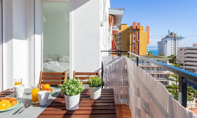 Carihuela Apartamento | Sol Montemar 57 - Terrace, Swimming Pool, Parking, 200m from the beach