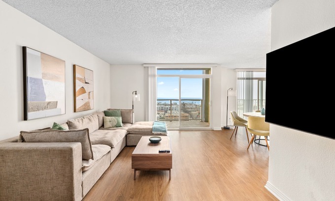 Marina del Rey Apartamento | OceanView 3BR 2BA Condo: Your Serene Cloud Getaway
