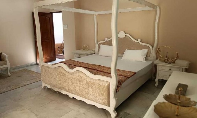 Hyderabad Casa | 4BHK New, Big, Elegant, Luxurious Home Home @ prime loc Hyd