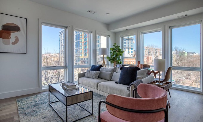 Truxton Circle Apartamento | Clean Truxton Circle 2BR w/ Rooftop & W/D, nr Restaurants, by Blueground