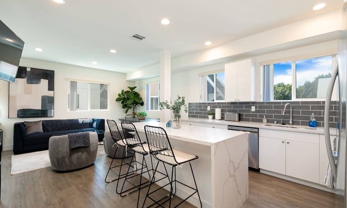 Pico-Union Casa | Downtown Darling by AvantStay | Rooftop Deck, View
