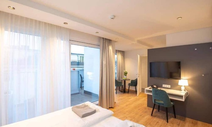 Meidling Apartamento | Superior Double Room by Arbio