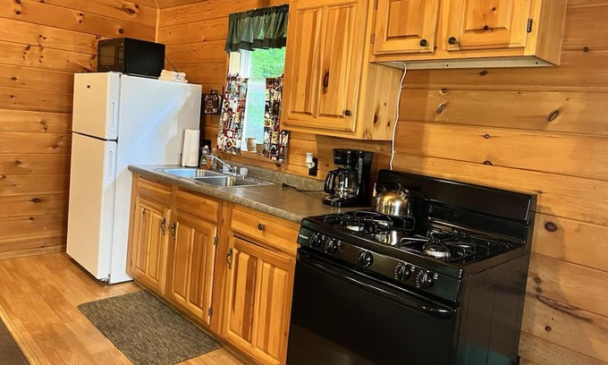 The Forks Cabina | Cabin fully equipped, trails on site, centrally located, snowmobiling, rafting