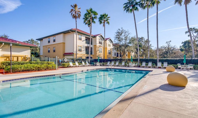 Gateway Condominio | Fort Myers Condo w/ Screened Patio & Pool Access!