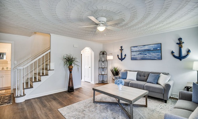 Chic's Beach Condominio | Virginia Beach Condo: 2 Blocks to Ocean!