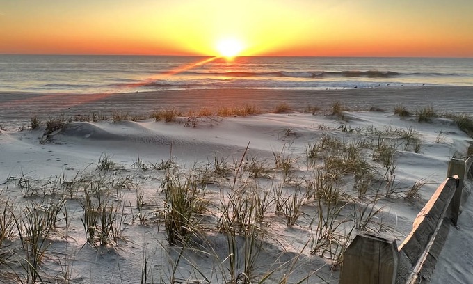 Ortley Beach Apartamento | Family / pet friendly summer rental walking distance away from the beach and bay