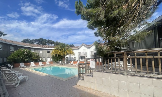 Le Canon Apartamento | Apartment 'Appartement Terrasse Ref46' with Shared Pool, Private Terrace and Wi-Fi