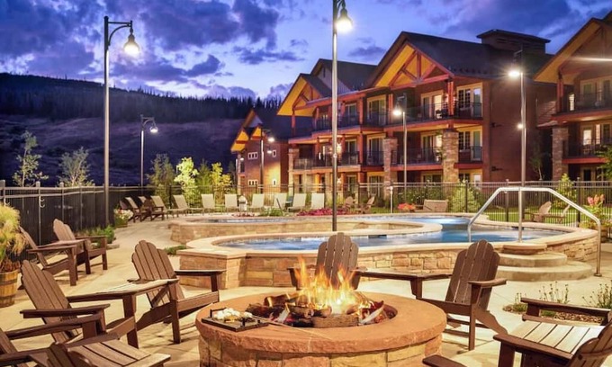 The Highlands Casa | Fresh SNOW! Exquisite Upscale Oasis · Ski Resort