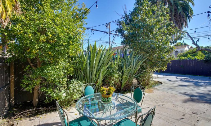 South Wrigley Casa | Artsy Long Beach Home w/ Patio: 2 Mi to Downtown!