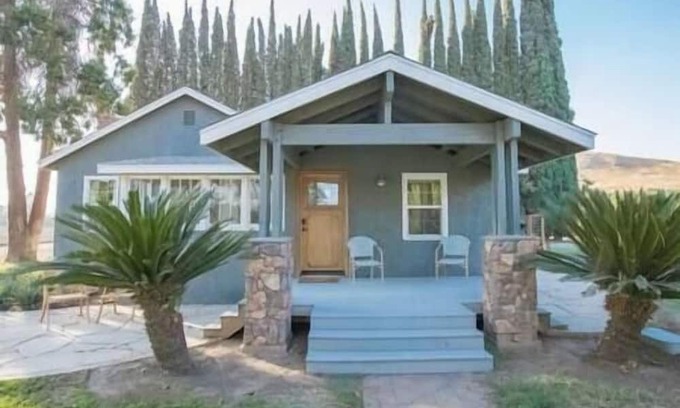 Visalia Otro | Farmhouse on ranch near Sequoias