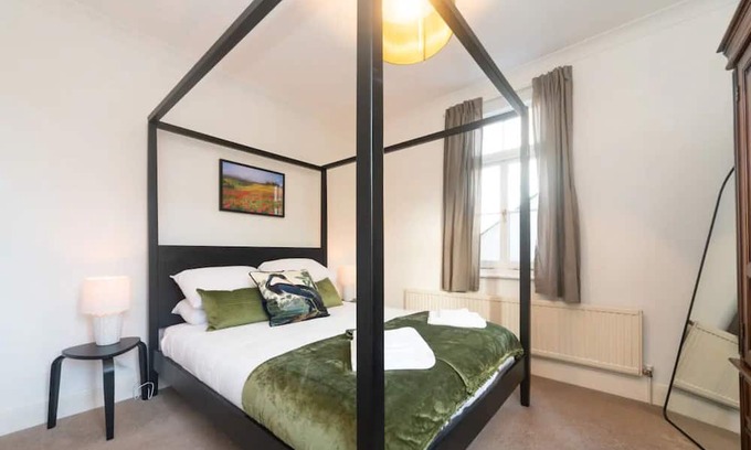 Hampton Wick Apartamento | Pass the Keys | Bright spacious flat with free parking