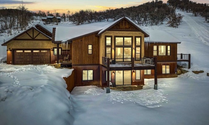 Clark Chalet De Esquí | 4bdrm 3 bath Ski in/out Chalet on Private Hill