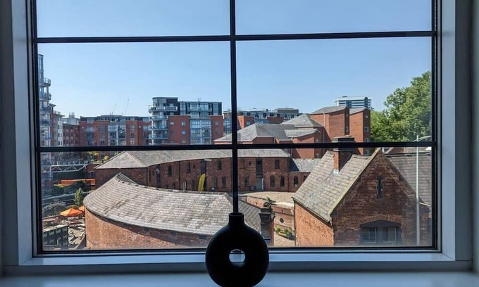 The Westside Apartamento | Brindley Apt - Free Allocated Parking!