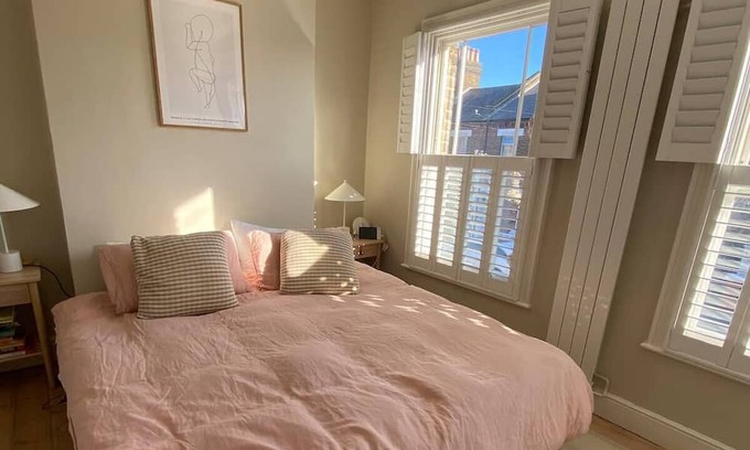 Kensal Green Casa | Scandinavian-Inspired 2BD House — Kensal Town!