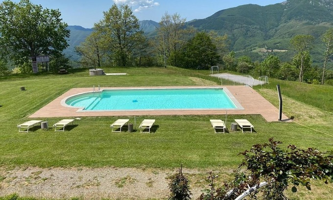 San Marcello Pistoiese Apartamento | Apartment "Serrino 2" with Mountain View, Shared Pool & Wi-Fi