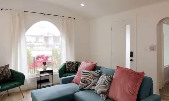 View Park-Windsor Hills Casa | 2 miles to SoFi, w/ free parking