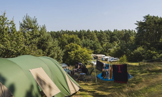 Wilsum Alquiler De RV | In the morning you wake up to the chirping birds and the sun's rays invite you to come outside. Become one with nature and come and enjoy a relaxed and wonderful holiday!