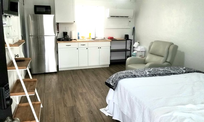 Lakeview Apartamento | Lakeview Luxury Queen Studio 17