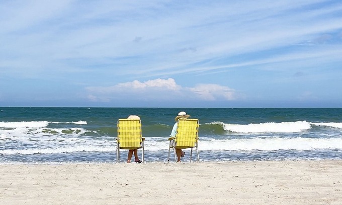 Fernandina Beach Casa | Short walk to the beach on the quiet end of Amelia Island. 3BR, 2BA, 2decks.