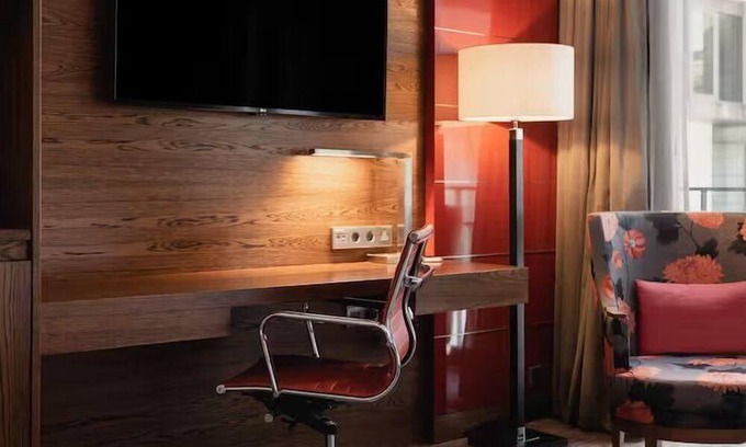 The Hague Center Casa | Business & Leisure Amenities Combined. Complimentary Facilities & Fitness Center