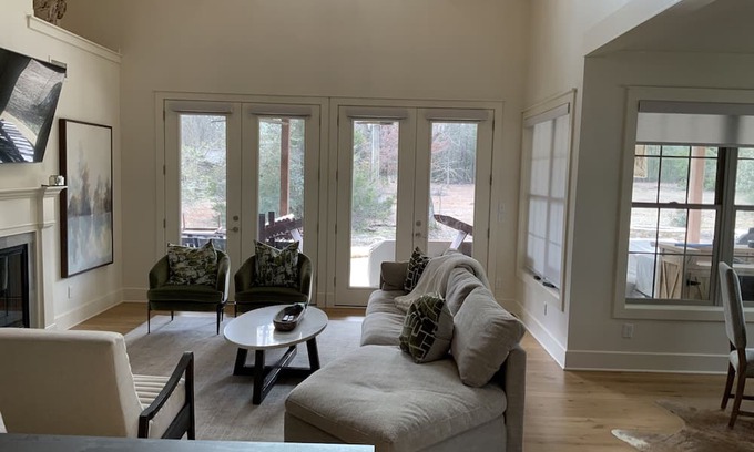 Eden Isle Casa | Eden Isle beautiful new home, 2 blocks to the marina.