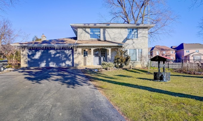 Markham Casa | Cozy home in Markham city where you can gather with family and friends.