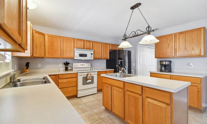 Boyette Casa | Heated pool huge 4 bedroom home welcomes your family and friends!
