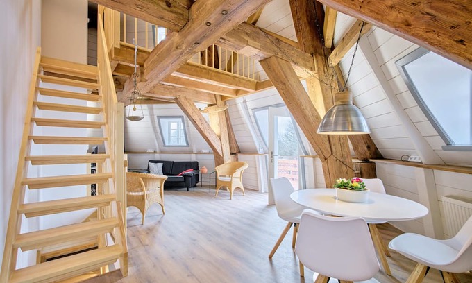 Flensburg Casa | Moderne, Gemütliche Ferienwohnung in Mühle mit Blick Über Flensburg