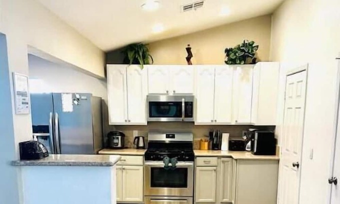 North Las Vegas Casa | Enchanting home North Las Vegas