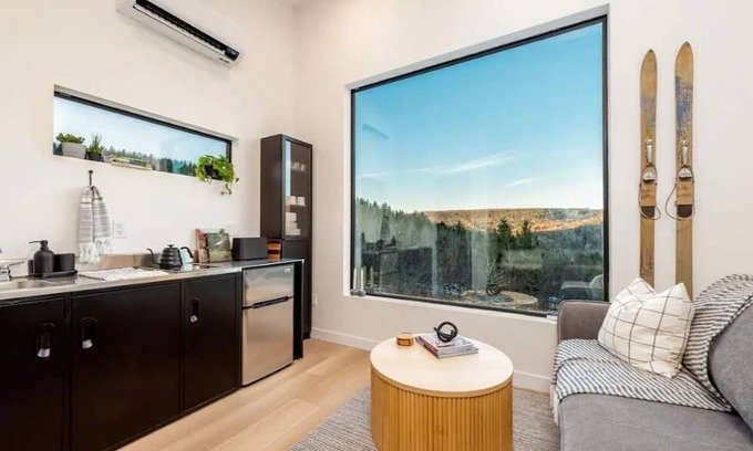 Waterford Cabina | STOKE Pod tiny cabin with epic view next to Poley Mountain