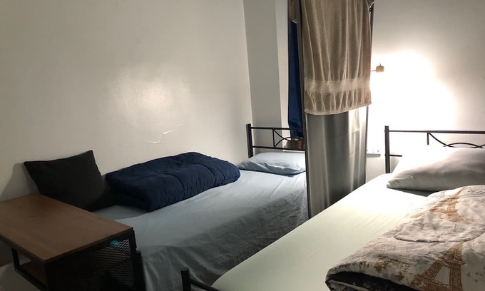 Midtown West Apartamento | 323 W 42nd St