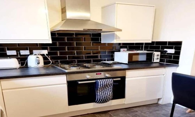 Mile End Apartamento | Evo Mile- 2 Bedroom Flat, Sleeps Upto 3, 3 min walk to Mile End Station