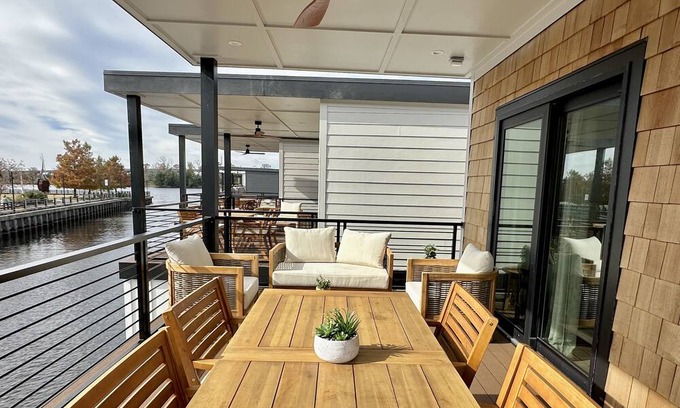 Downtown Wilmington Alquiler De Eote | Surfside - 8 Minute Walk to Wilmington's Live Oak Bank Pavilion