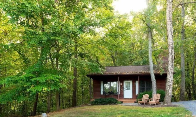 Steeles Tavern Cabina | Sunset Cabin, Hot tub and on site Spa!