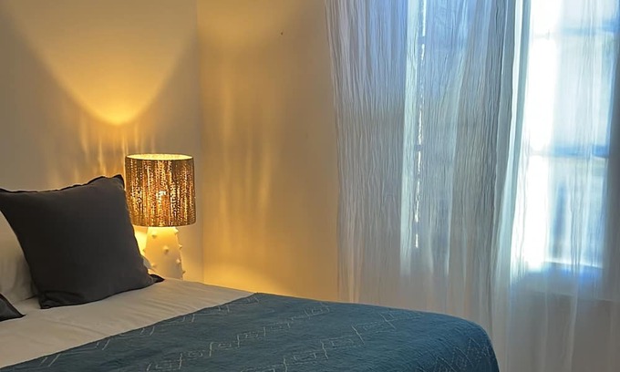 Saint-Tropez Apartamento | ST Tropez Plein Centre Appartement Lumineux Avec Parking Place des Lices