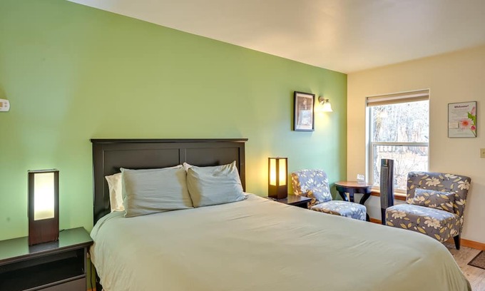 Crestone Apartamento | Walkable ‘Stargate’ Studio in Tranquil Crestone!