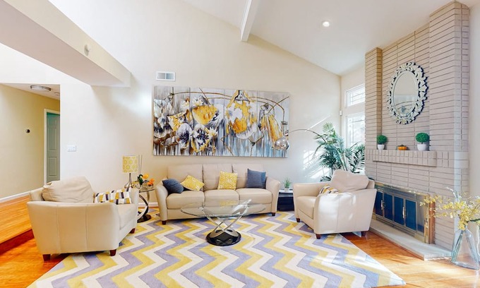 East San Jose Casa | Inviting home near downtown with enclosed backyard, streaming, W/D, & patio