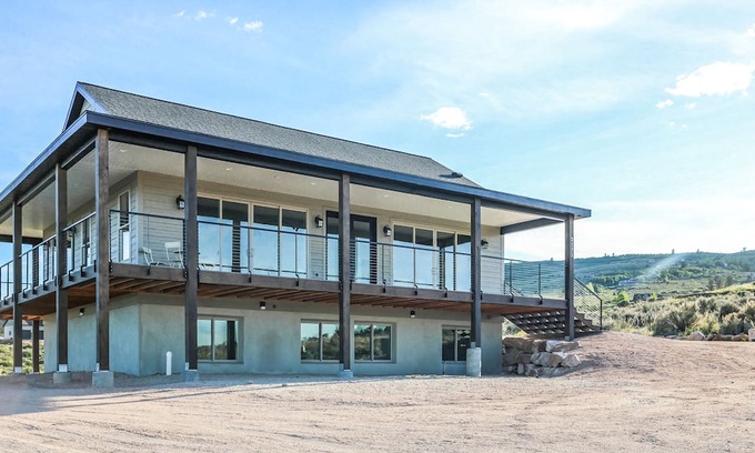 Sweetwater Casa | Modern Lake view home perfect for gathering— 5 minutes to Ideal Beach amenities