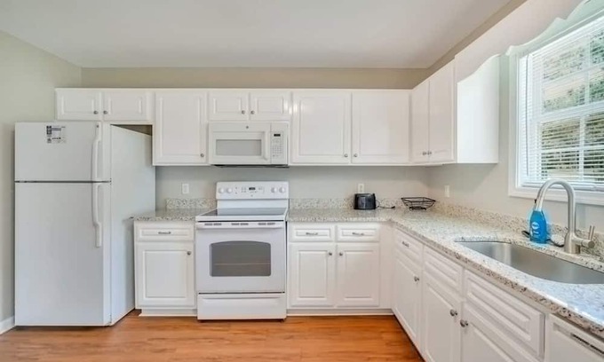 Statesboro Casa | Charming Gray Home- 5 Mins From GSU
