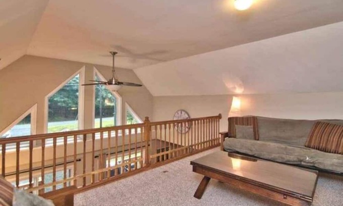 Lackawaxen Chalet De Esquí | Cozy Chalet in Masthope Mountain Community