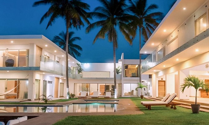 Puerto Arista Hotel | Luxury Palms